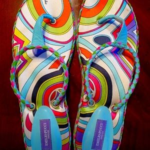 Emilio Pucci 38 leather top flip flop sandals with rubber soles